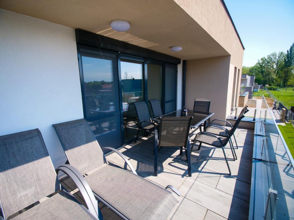 Zea Apartmanhaz Appartement Balatonfenyves Buitenkant foto