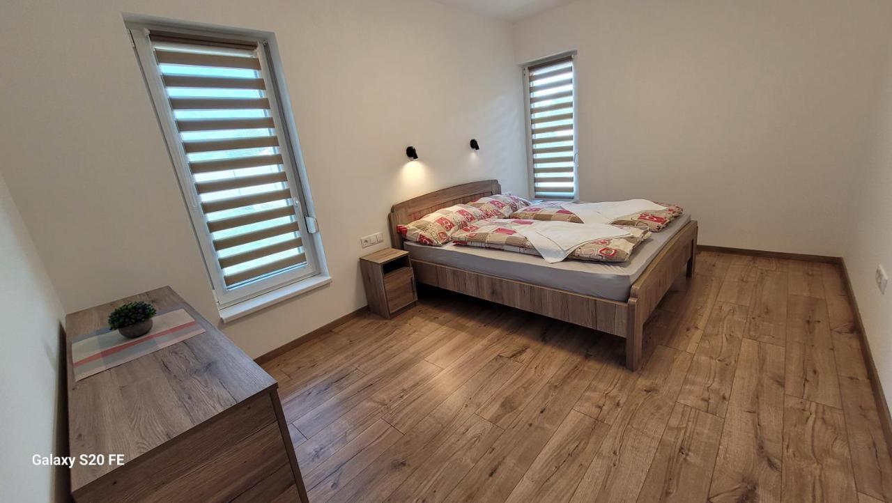 Zea Apartmanhaz Appartement Balatonfenyves Buitenkant foto