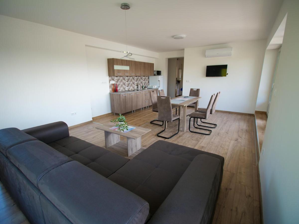 Zea Apartmanhaz Appartement Balatonfenyves Buitenkant foto