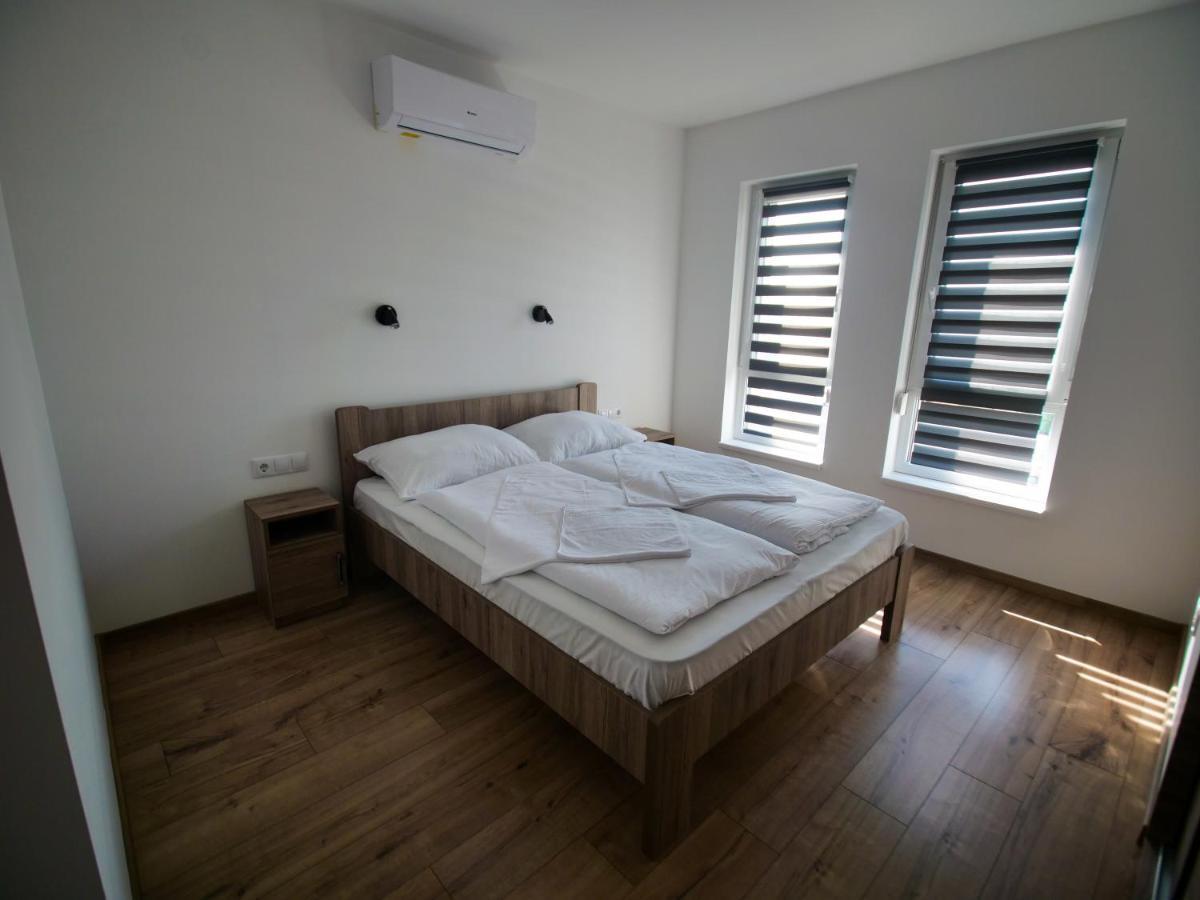 Zea Apartmanhaz Appartement Balatonfenyves Buitenkant foto