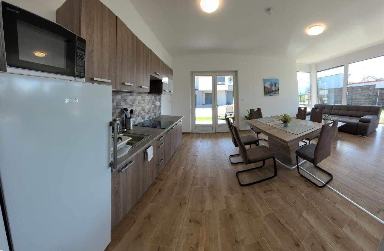Zea Apartmanhaz Appartement Balatonfenyves Buitenkant foto