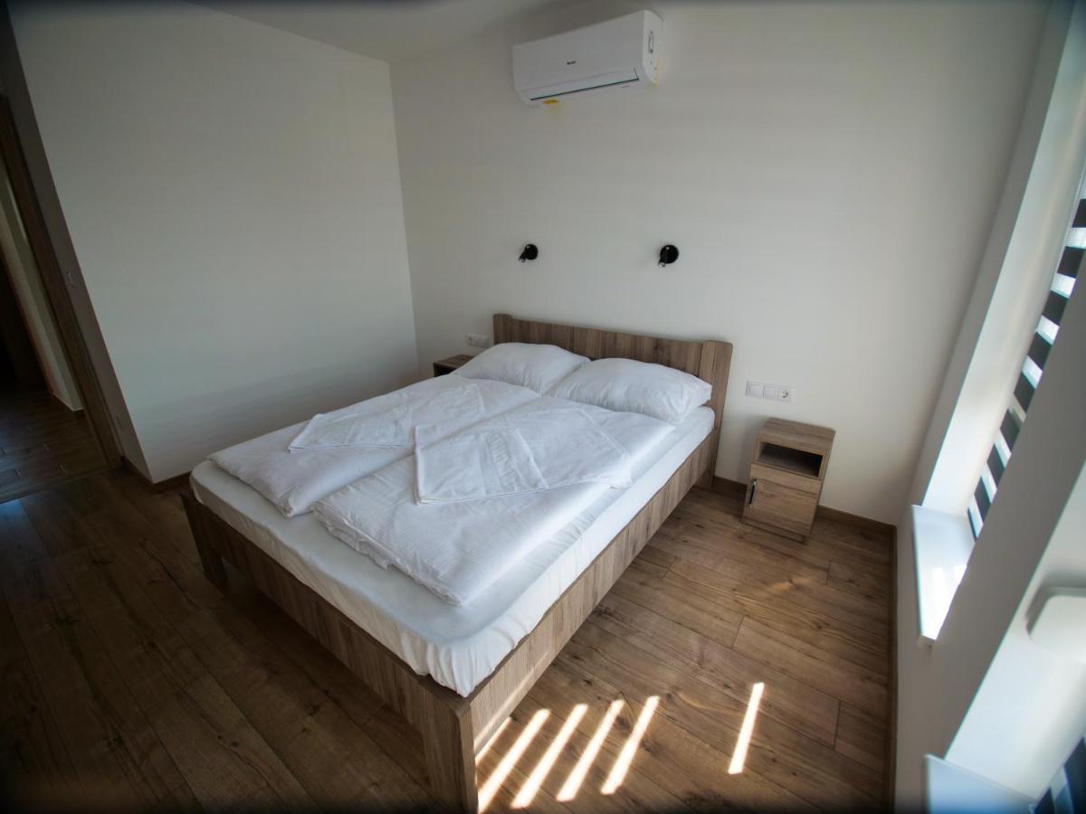 Zea Apartmanhaz Appartement Balatonfenyves Buitenkant foto