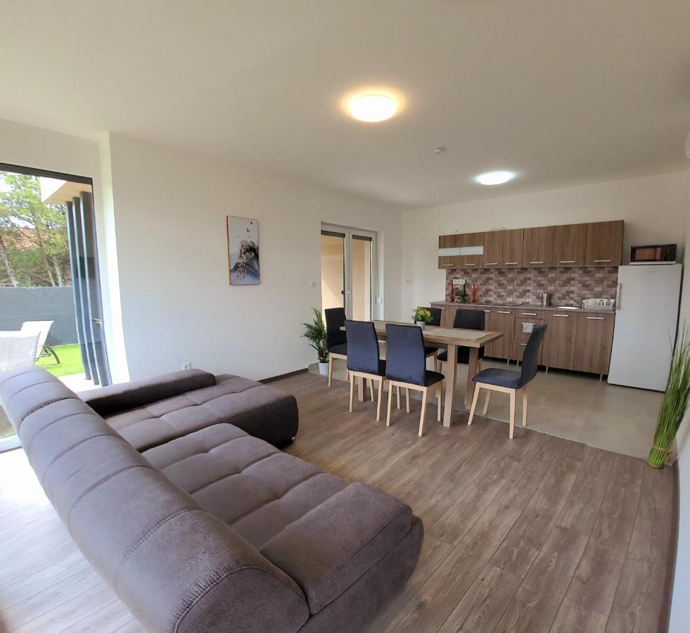 Zea Apartmanhaz Appartement Balatonfenyves Buitenkant foto