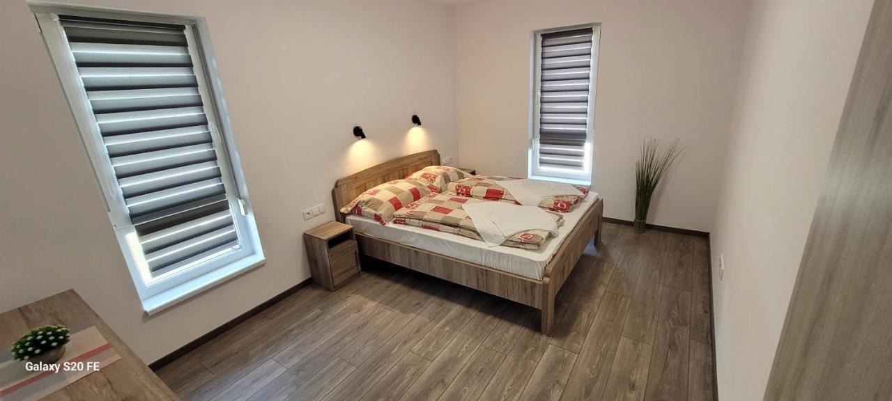 Zea Apartmanhaz Appartement Balatonfenyves Buitenkant foto