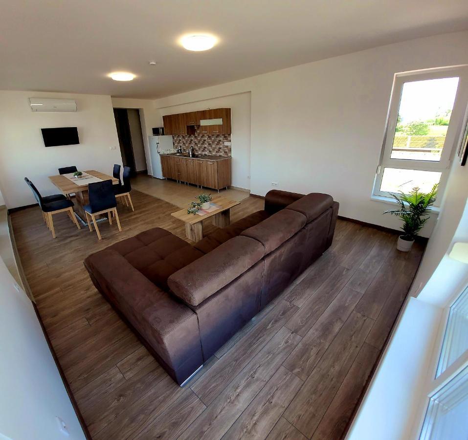 Zea Apartmanhaz Appartement Balatonfenyves Buitenkant foto