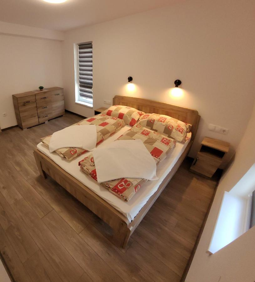 Zea Apartmanhaz Appartement Balatonfenyves Buitenkant foto