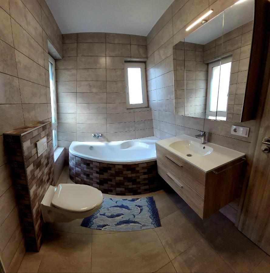 Zea Apartmanhaz Appartement Balatonfenyves Buitenkant foto