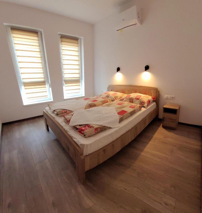 Zea Apartmanhaz Appartement Balatonfenyves Buitenkant foto