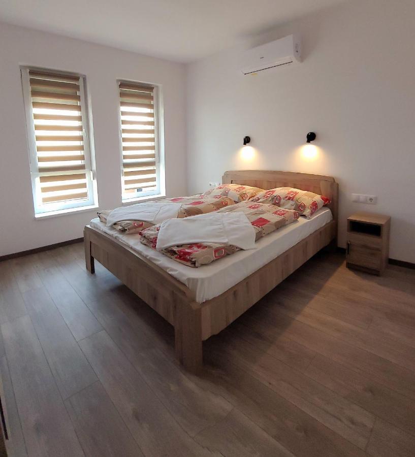 Zea Apartmanhaz Appartement Balatonfenyves Buitenkant foto