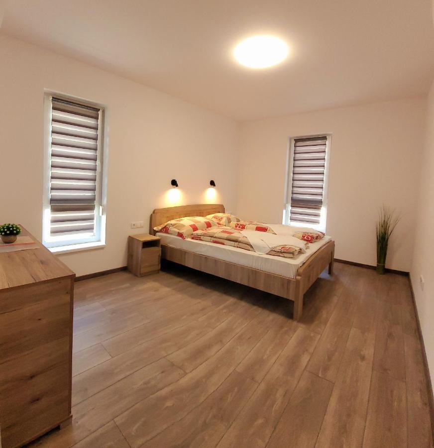 Zea Apartmanhaz Appartement Balatonfenyves Buitenkant foto