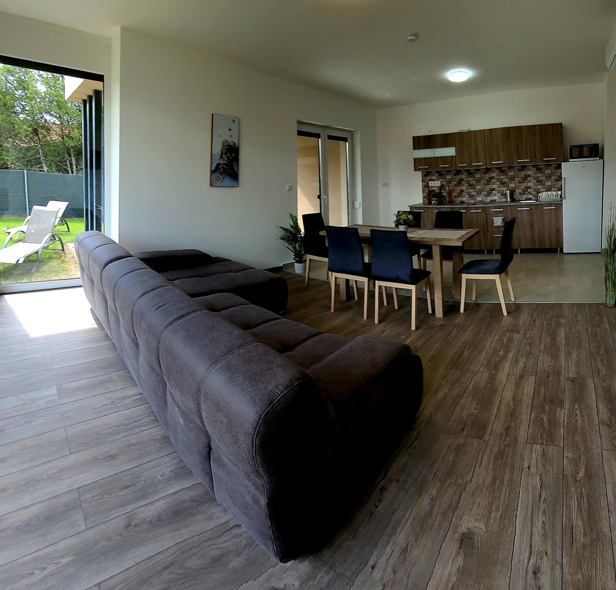 Zea Apartmanhaz Appartement Balatonfenyves Buitenkant foto