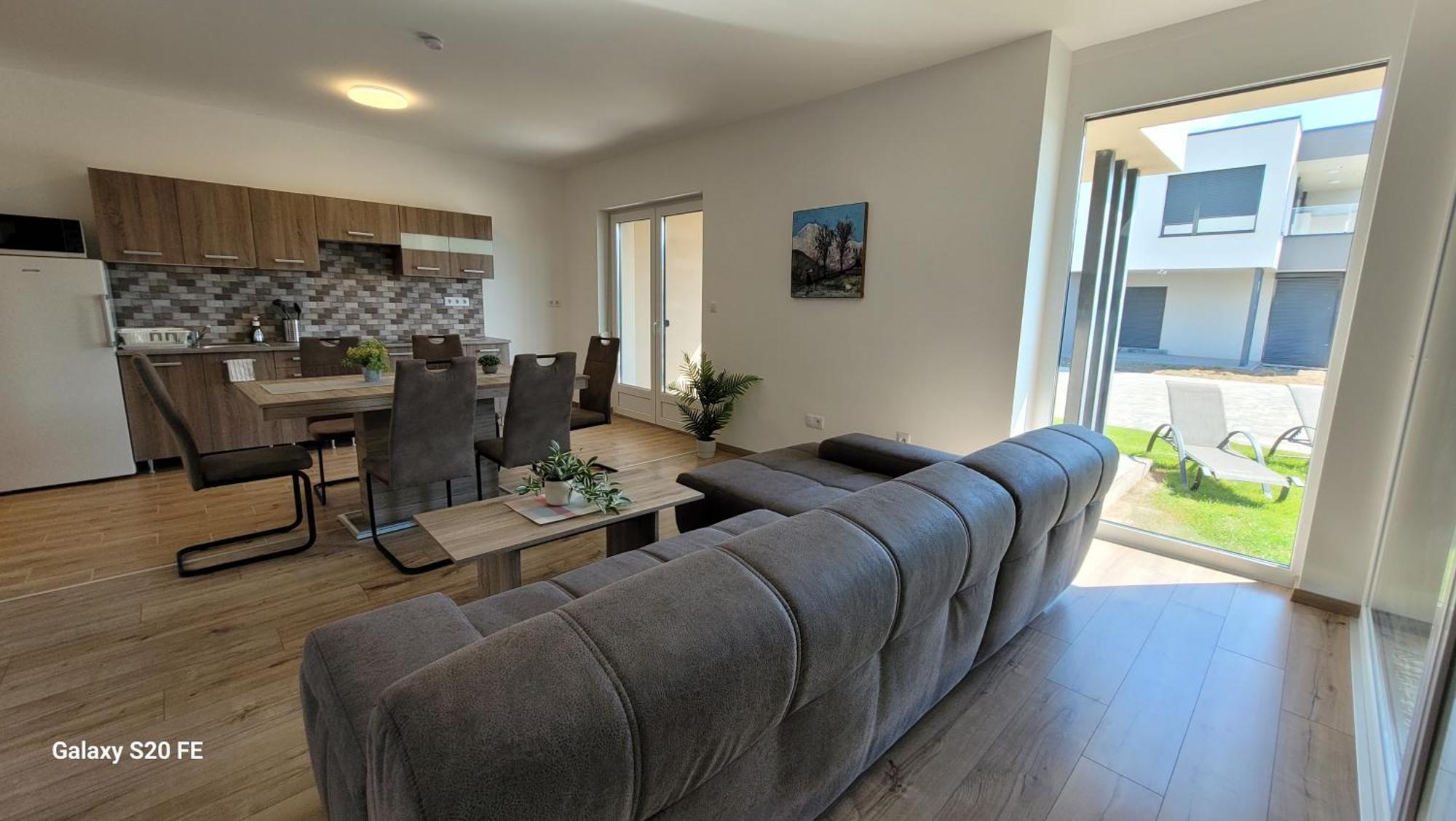 Zea Apartmanhaz Appartement Balatonfenyves Buitenkant foto